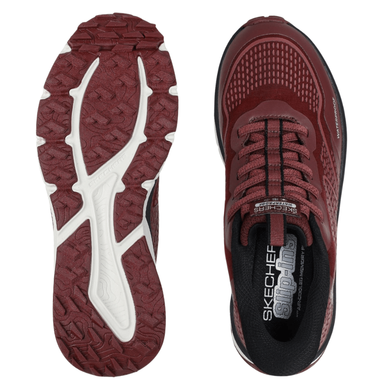 Skechers Slip-in Damensneaker von oben mit offener Ferse und passender Sohle mit rutschfestem Profil