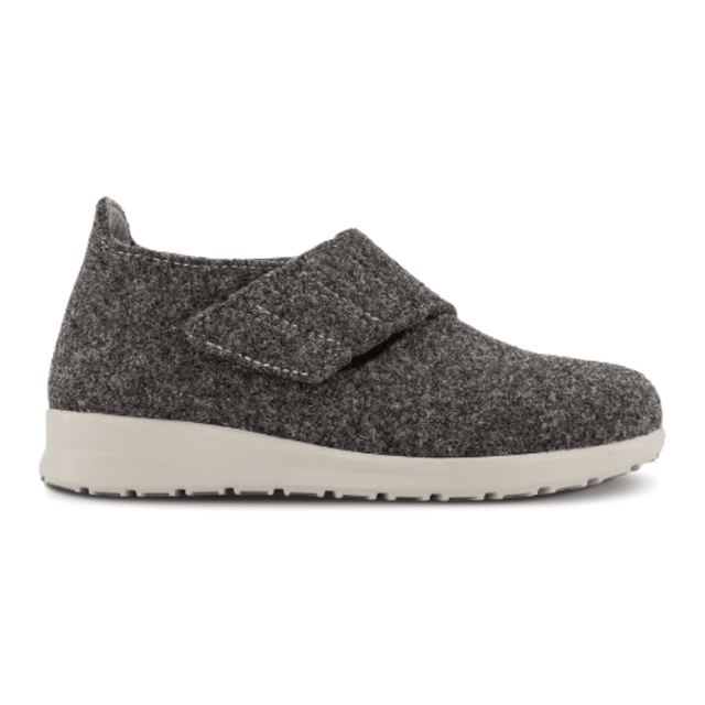 Antracietgrijze New Feet damespantoffel van wol met brede klittenbandsluiting, zijaanzicht